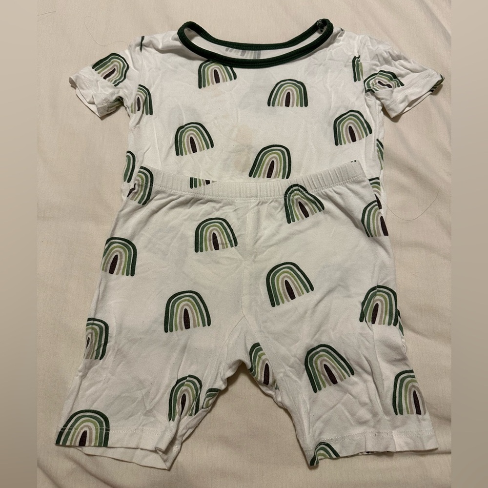 🪁 Kyte baby short sleeve pajamas hunter rainbow 4T 🪁